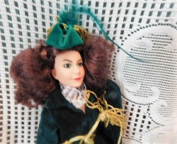 SCARLETT 12 GREEN VELVET TOP